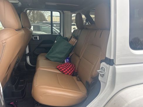 Used 2022 Jeep Wrangler Unlimited Sahara w/ Cold Weather Group image 20