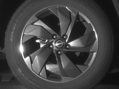 Used 2025 Nissan Rogue SV AWD/4WD image 15