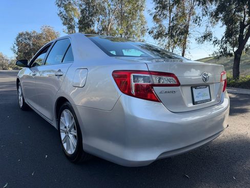 Used 2013 Toyota Camry LE FWD image 3