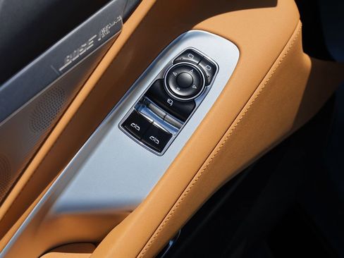 Used 2022 Chevrolet Corvette Stingray Preferred Cpe w/ Z51 Performance Package RWD image 21
