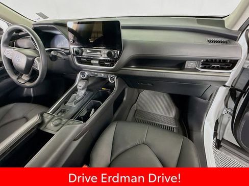 Certified 2024 Toyota Grand Highlander FWD image 26
