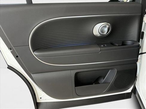 New 2026 Hyundai Ioniq 9 SEL image 24