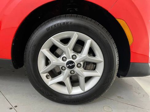 Used 2023 Kia Soul LX w/ LX Technology Package FWD image 18