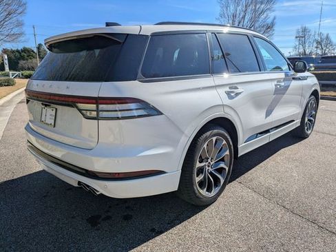 New 2026 Lincoln Aviator Premiere w/ Jet Appearance Package image 3