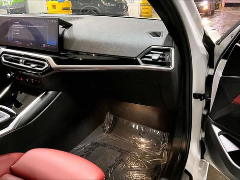 Used 2024 BMW 330i xDrive Sedan w/ Convenience Package image 18