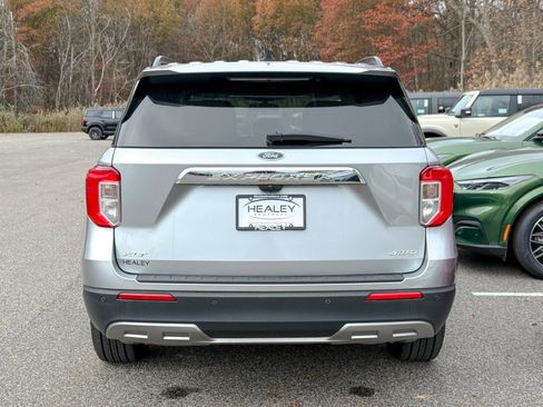 Certified 2022 Ford Explorer XLT w/ Equipment Group 202A image 5
