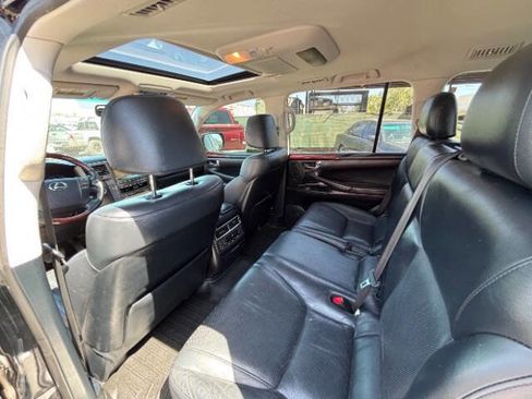 Used 2011 Lexus LX 570 4WD w/ Luxury Pkg image 20