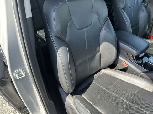 Used 2022 Kia Telluride EX w/ EX Premium Package AWD/4WD image 29