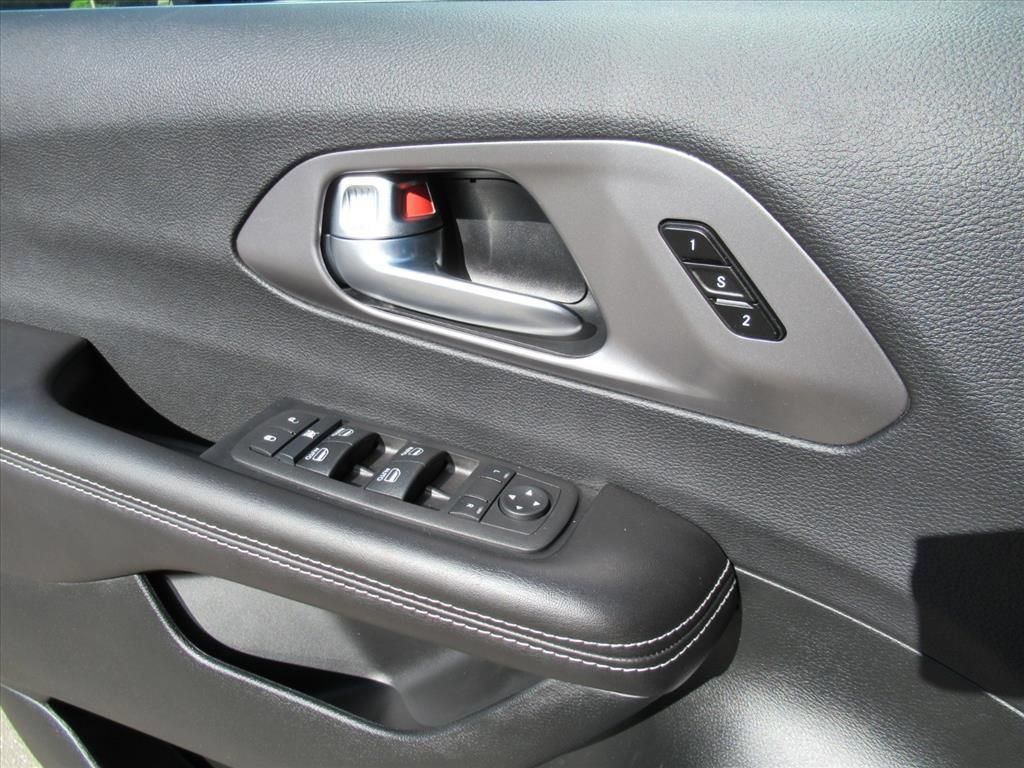 New 2026 Chrysler Pacifica Select FWD image 18