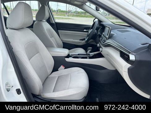 Used 2024 Nissan Altima 2.5 SV image 30