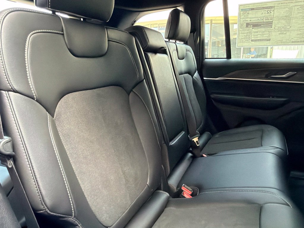 New 2026 Jeep Grand Cherokee Altitude AWD/4WD image 41