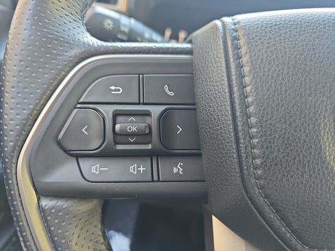 Used 2025 Toyota 4Runner SR5 RWD image 17