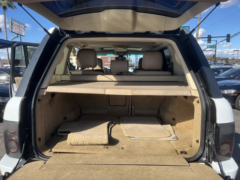 Used 2011 Land Rover Range Rover HSE LUX image 21