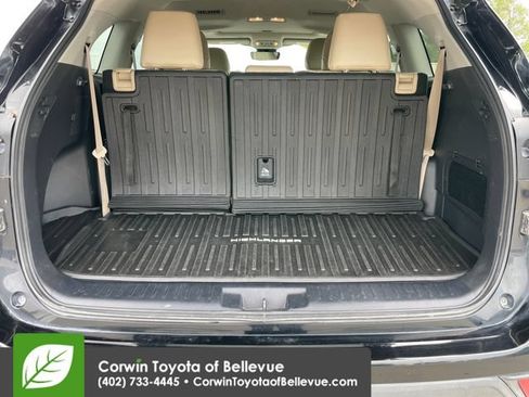 Used 2020 Toyota Highlander XLE AWD/4WD image 50
