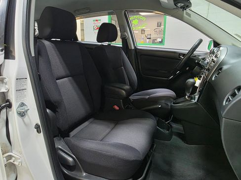 Used 2004 Toyota Matrix AWD image 24