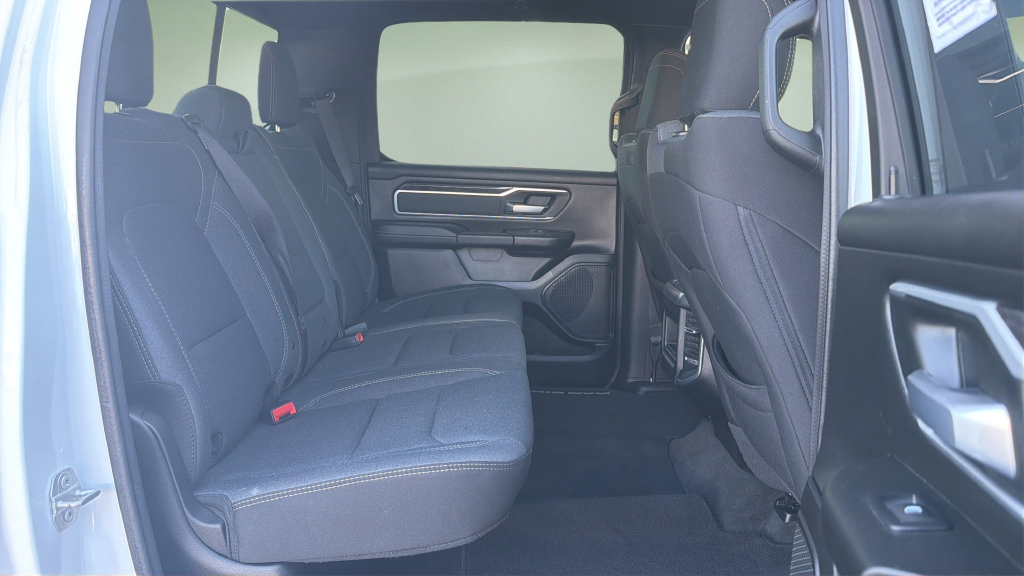 Used 2022 RAM 1500 Big Horn AWD/4WD image 9