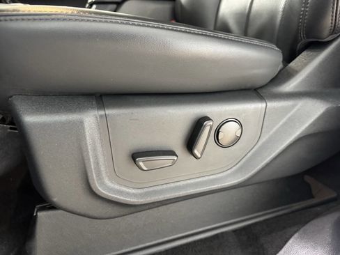 Used 2024 Ford Expedition XLT image 26