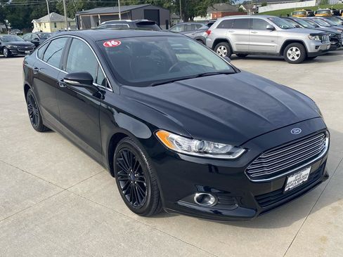Used 2016 Ford Fusion SE w/ Equipment Group 202A AWD/4WD image 4