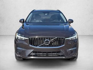 Used 2022 Volvo XC60 B5 Momentum w/ Advanced Package FWD video 2
