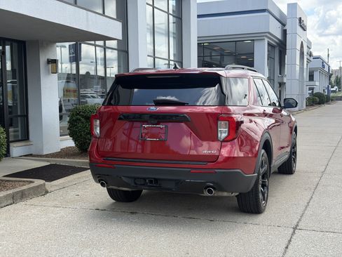 Used 2023 Ford Explorer ST-Line w/ Class IV Trailer Tow Package AWD/4WD image 5