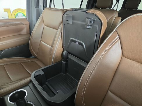 Certified 2023 Chevrolet Suburban High Country image 30