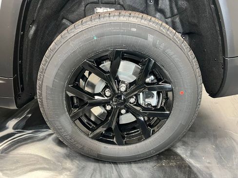 New 2026 Jeep Grand Cherokee L 4WD image 24