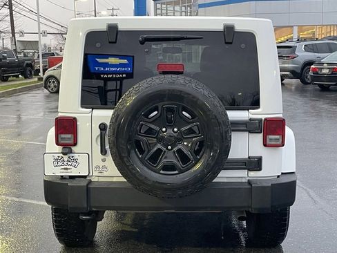 Used 2016 Jeep Wrangler Unlimited Rubicon w/ Dual Top Group image 13