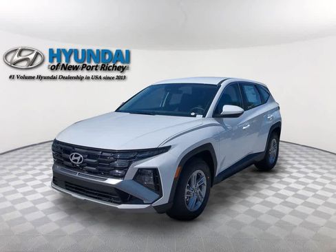 New 2026 Hyundai Tucson SE image 1