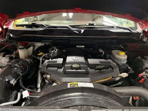 Used 2017 RAM 3500 Laramie image 31