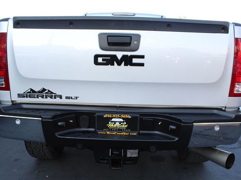 Used 2011 GMC Sierra 2500 SLT w/ SLT Convenience Package image 16