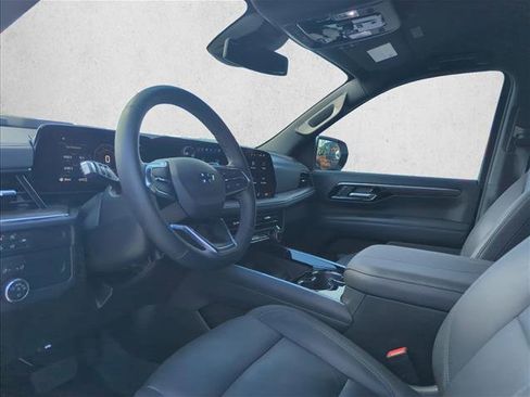 Used 2026 Chevrolet Tahoe Z71 w/ Comfort Package AWD/4WD image 5