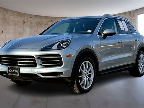 Used 2022 Porsche Cayenne image 3