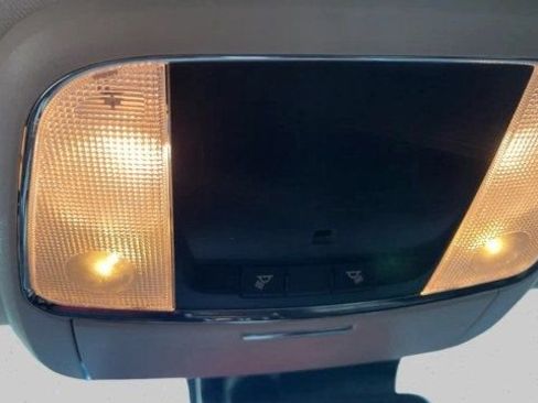 Used 2023 Chrysler 300 Touring w/ Safetytec Plus Group RWD image 16