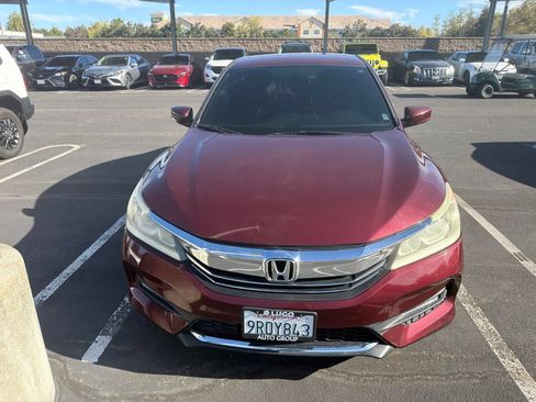 Used 2017 Honda Accord Sport image 3