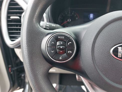 Used 2020 Kia Soul LX FWD image 16
