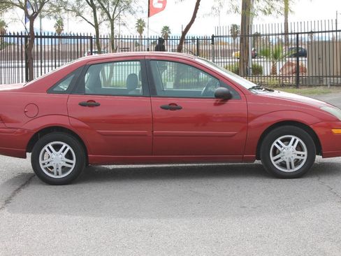 Used 2003 Ford Focus SE image 8