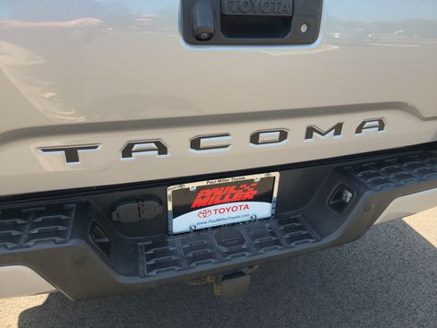 Used 2020 Toyota Tacoma Limited AWD/4WD image 29