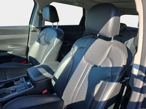 Used 2023 Kia Sorento S w/ Panoramic Sunroof Package AWD/4WD image 10