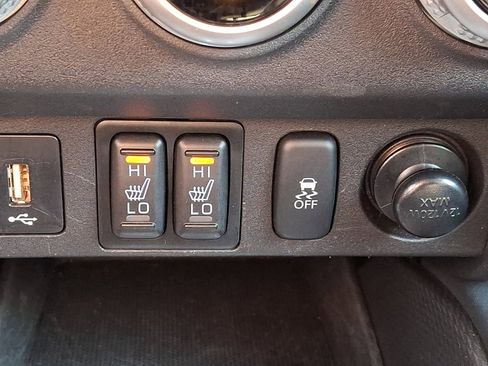Used 2025 Mitsubishi Outlander Sport LE AWD/4WD image 23