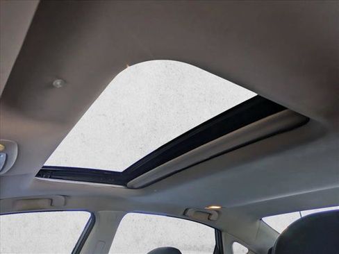 Used 2015 Nissan Altima 2.5 SV w/ Convenience Package image 15