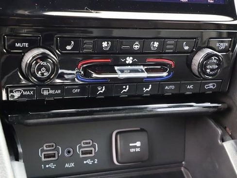 New 2025 Jeep Grand Cherokee L Limited w/ Luxury Tech Group II AWD/4WD image 31