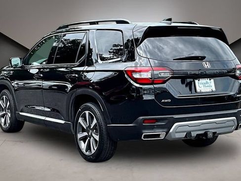 Used 2025 Honda Pilot Elite image 4