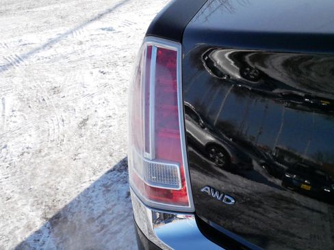 Used 2013 Chrysler 300 C w/ Light Group image 17