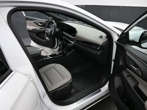 Used 2024 Buick Envista Avenir image 17