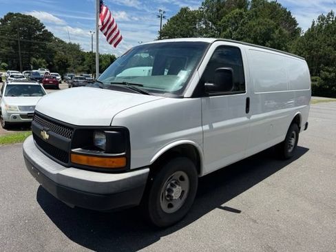 Used 2013 Chevrolet Express 2500 RWD image 3
