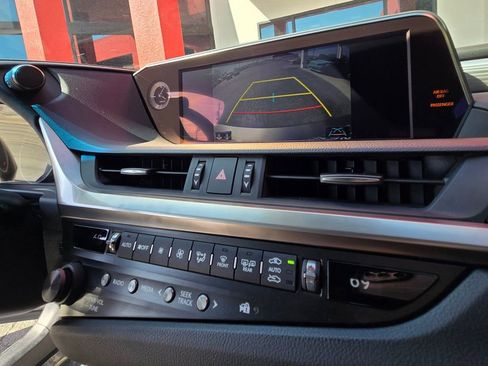 Used 2020 Lexus ES 350 F Sport w/ Accessory Package image 35