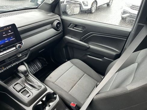 Used 2023 Chevrolet Colorado W/T image 3