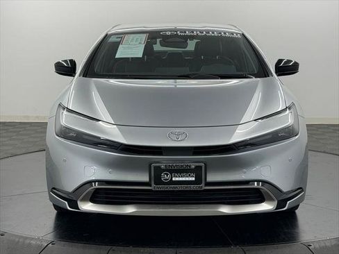 Certified 2025 Toyota Prius Plug-In Hybrid FWD image 6
