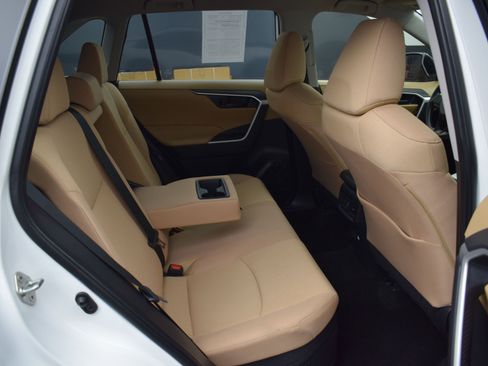 Used 2023 Toyota RAV4 LE image 11