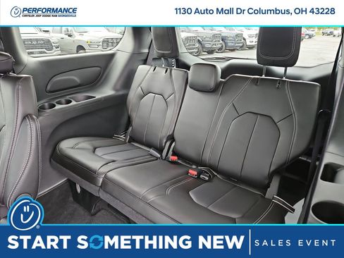New 2026 Chrysler Pacifica Select image 13